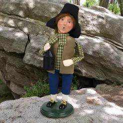 Byers' Choice Shopping Boy Caroler
