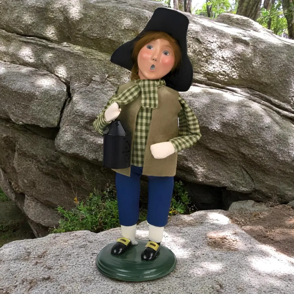 Byers' Choice Shopping Boy Caroler