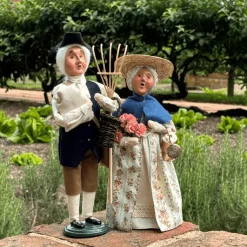 Farmer George Caroler by Byers' Choice