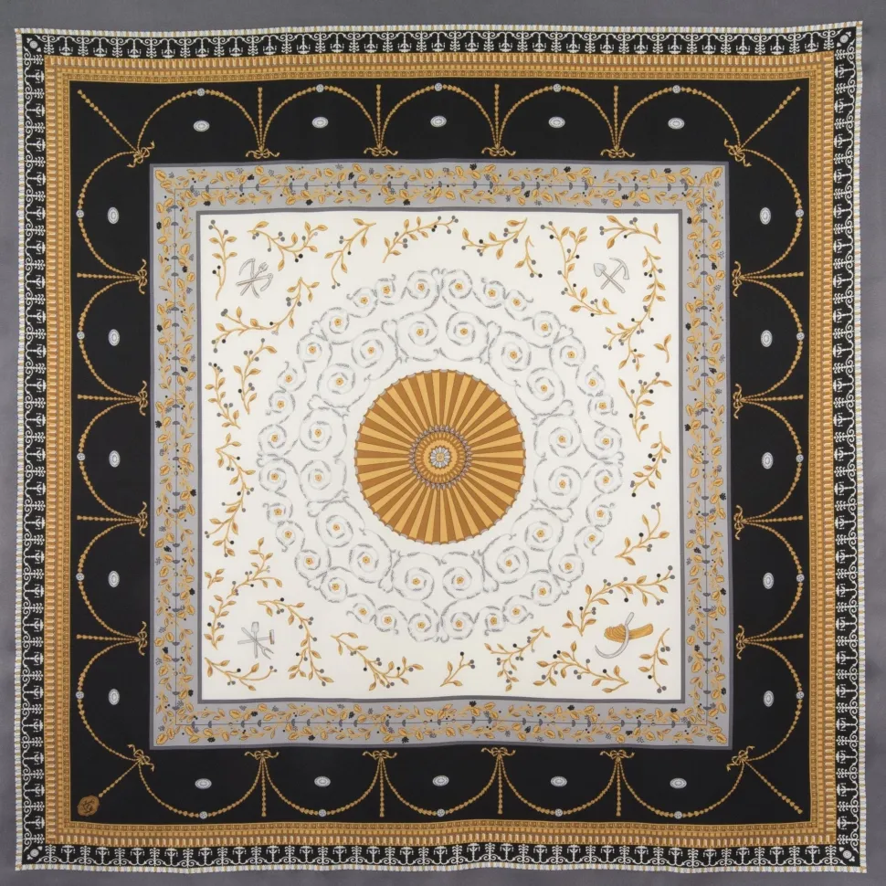 Mount Vernon's New Room Ceiling Scarf in Black
